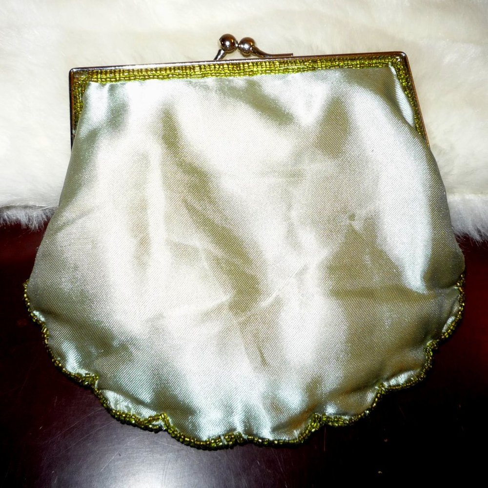 Vintage green soft satin beaded snap closure crossbody chain strap lined purse - Picture 3 of 8